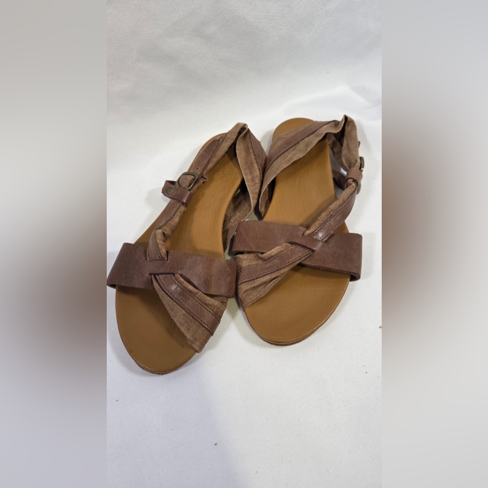 Brown Leather Made In Italy Strappy Buckle Sandals Size 37(6.5)